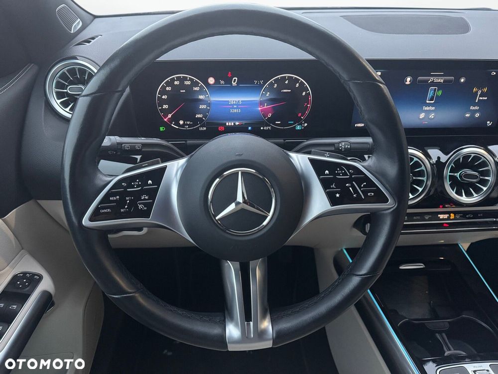 Mercedes-Benz GLA - 15