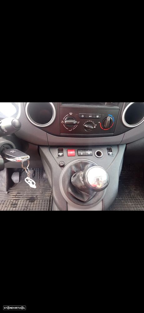 Peugeot Partner - 13