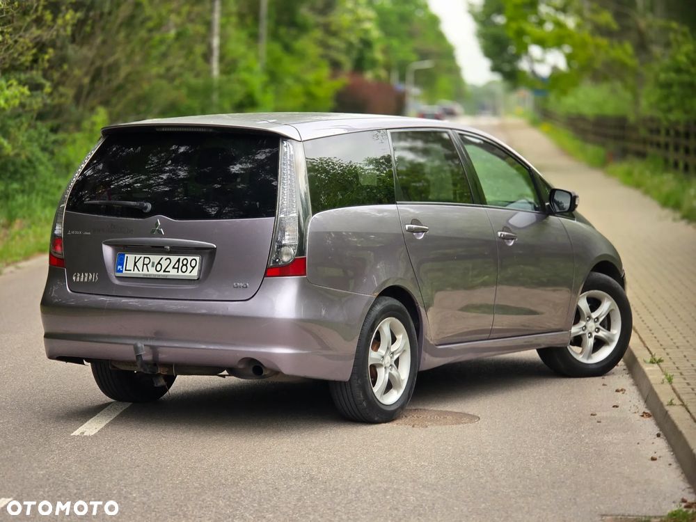 Mitsubishi Grandis 2.0 DI-D 7-Sitzer Intense - 4