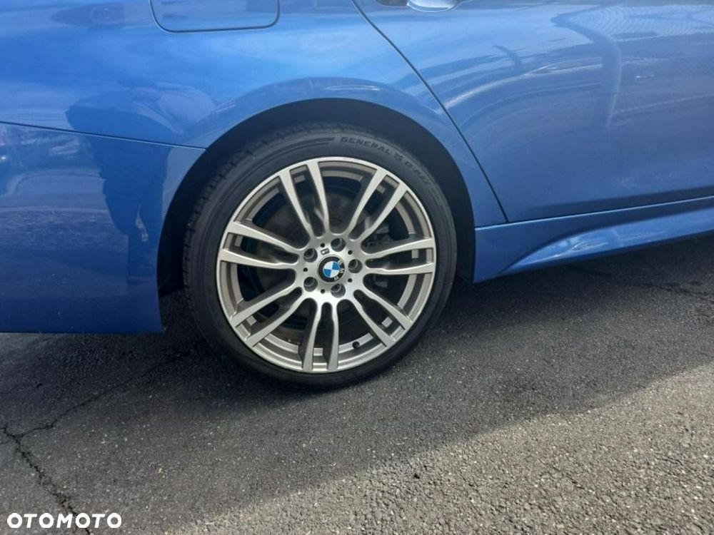 BMW Seria 3 330i xDrive M Sport - 14