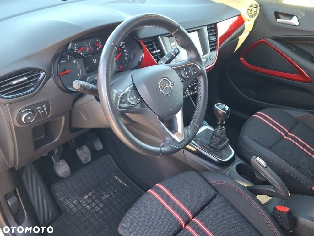 Opel Crossland 1.2 T GS Line - 19