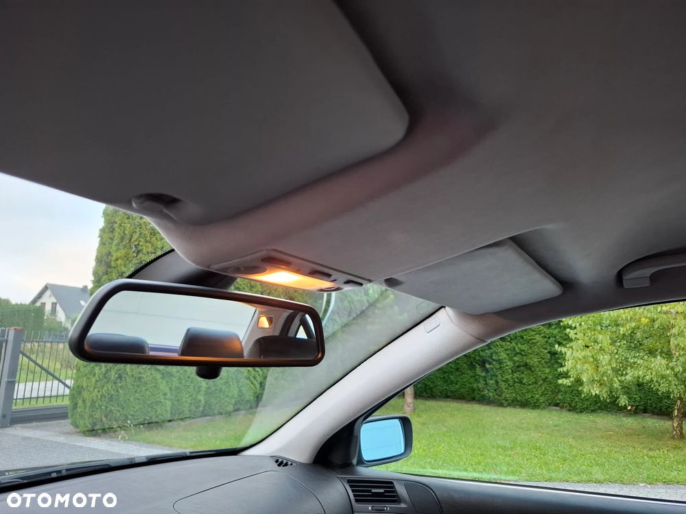 BMW Seria 5 525i - 30