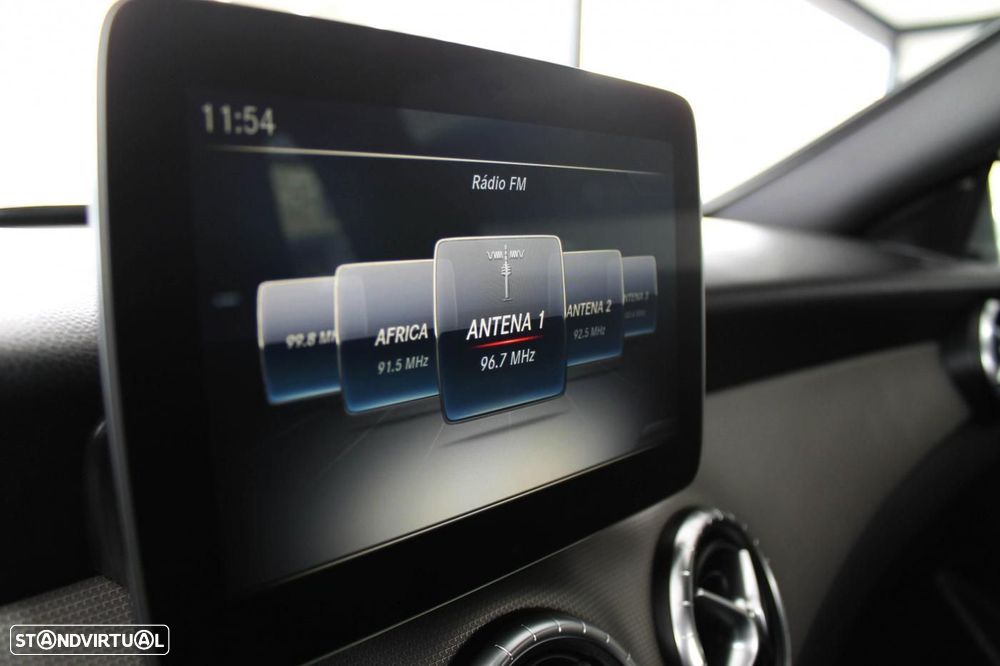 Mercedes-Benz CLA 180 d Shooting Brake Urban Aut. - 20