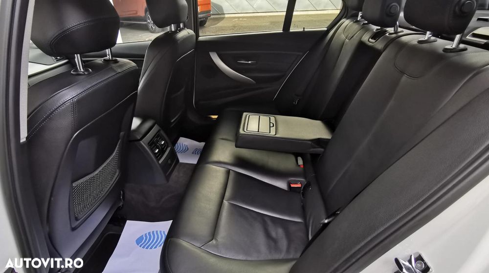 BMW Seria 3 320d - 28