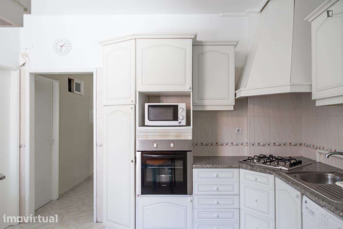 Quarto - localizado em Penha de França Lisbon - Grande imagem: 5/10