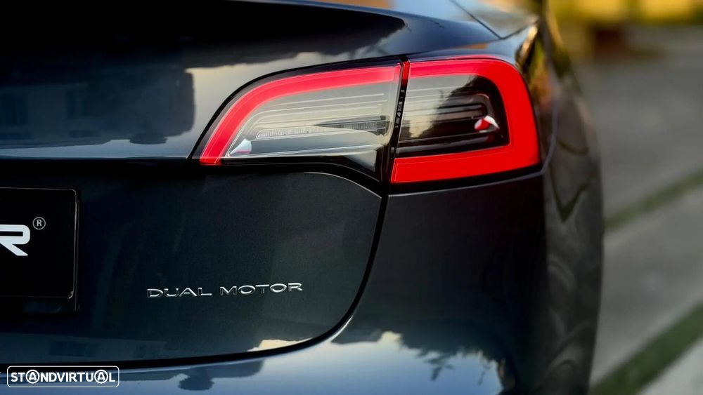 Tesla Model 3 - 12