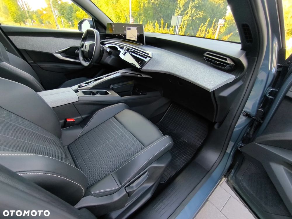 Peugeot 3008 1.2 PureTech mHEV Allure Pack S&S e-DCS6 - 17