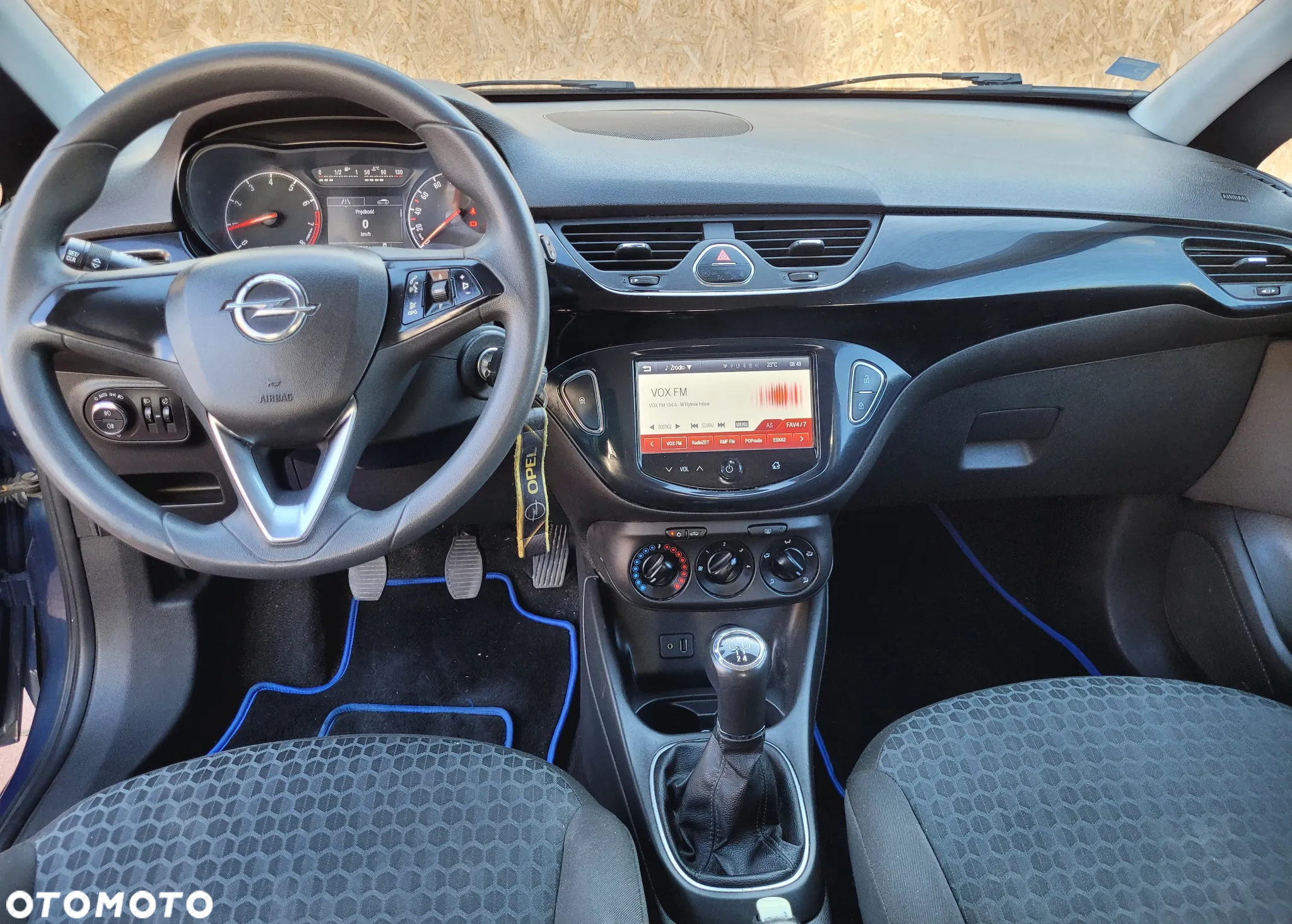 Opel Corsa 1.2 Cosmo - 4