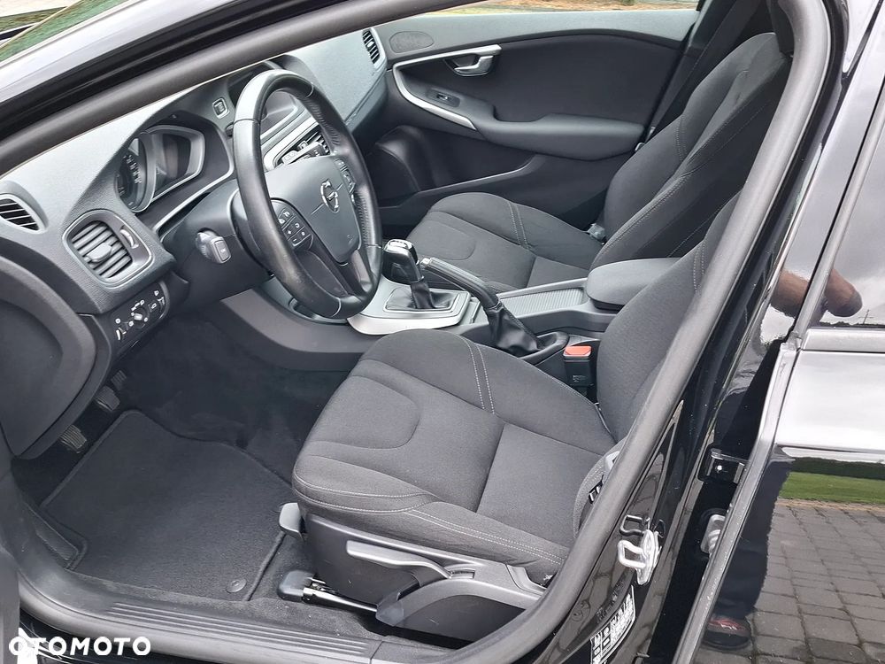 Volvo V40 Cross Country - 9