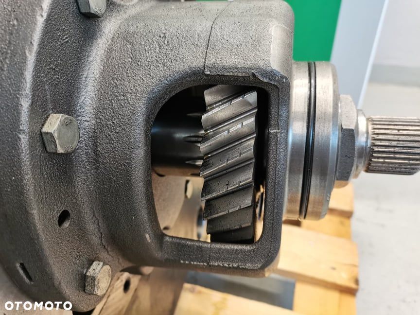 John Deere 6155 R WOM tylny R545140 - 14