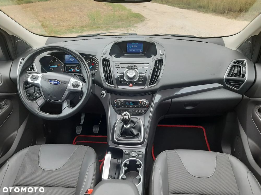 Ford Kuga 2.0 TDCi 2x4 Titanium - 28