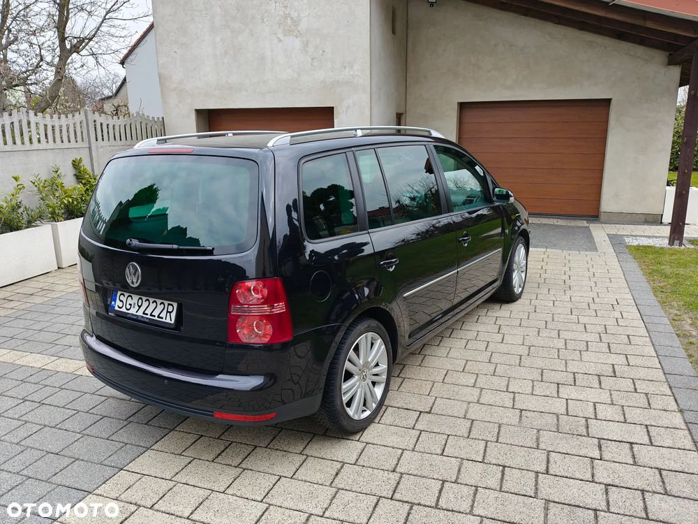 Volkswagen Touran 2.0 TDI Highline - 4