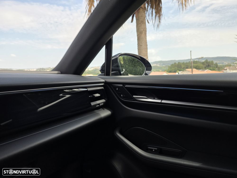Porsche Macan Electric 4 - 30