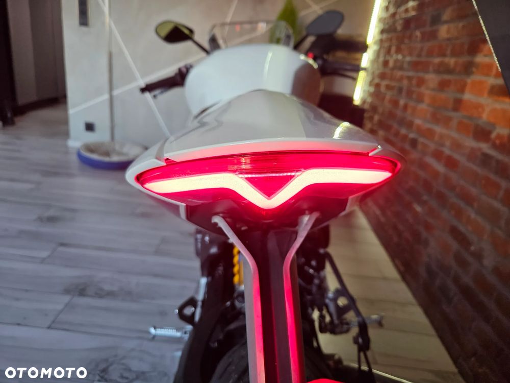 Triumph Speed Triple - 12