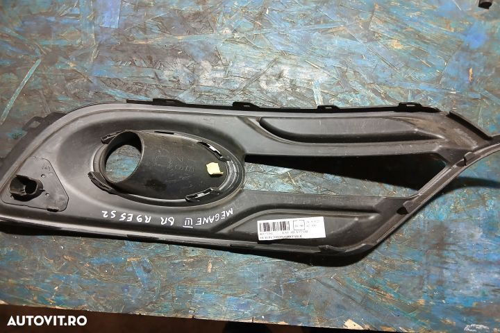 Grila proiector dreapta 261A26515R 261A21417R 253A62486R 253A66060R 2 - 3