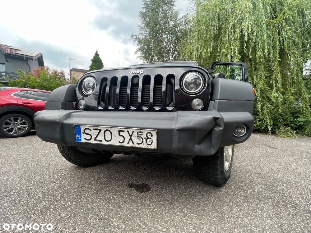Jeep Wrangler 2.8 CRD Unlim Sport - 12