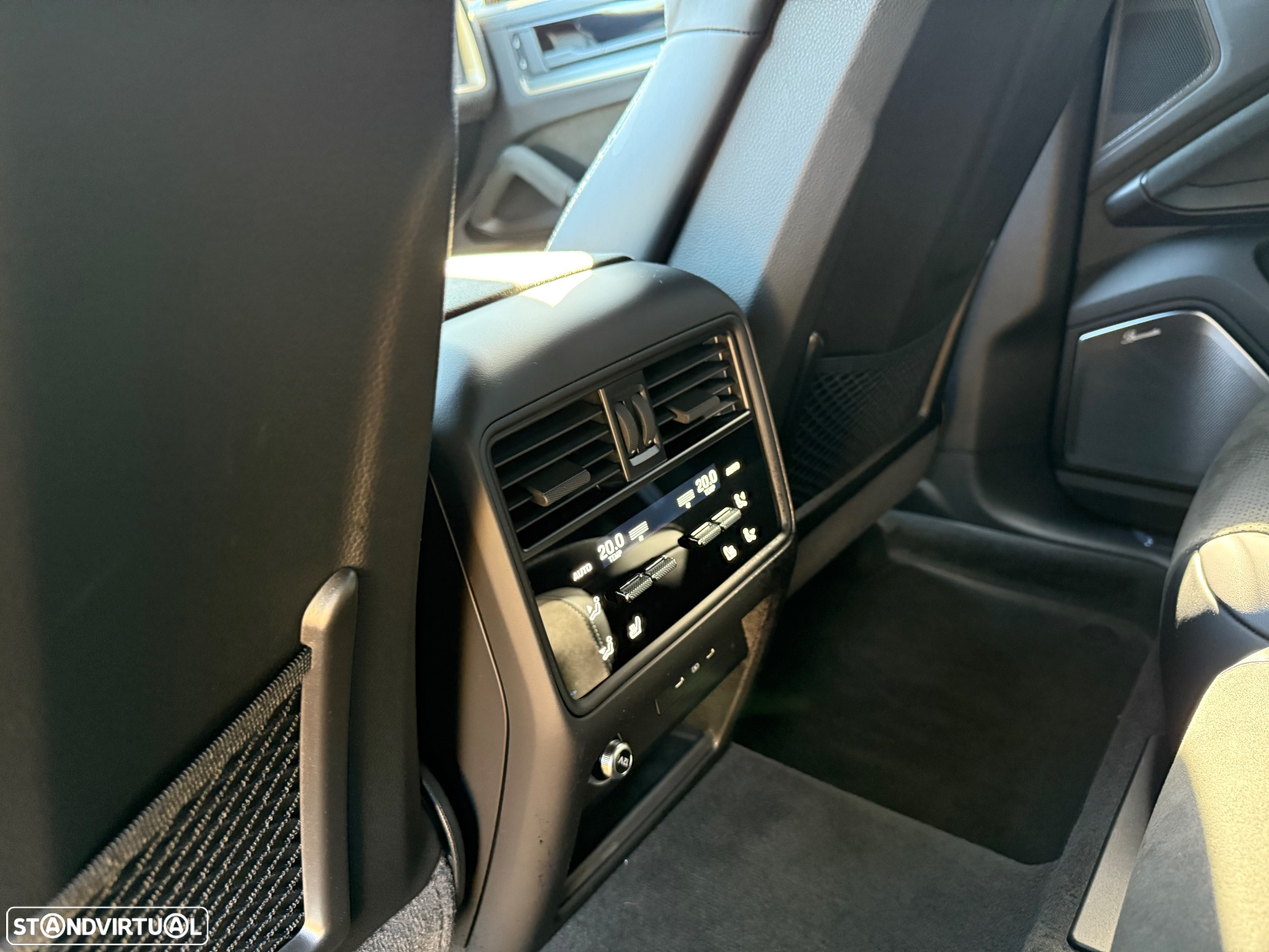 Porsche Cayenne Coupé Turbo E-Hybrid Pacote GT - 21