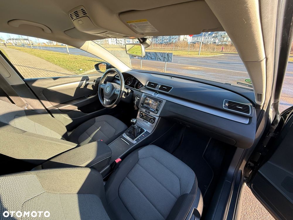 Volkswagen Passat 2.0 TDI BlueMotion Technology Comfortline - 13