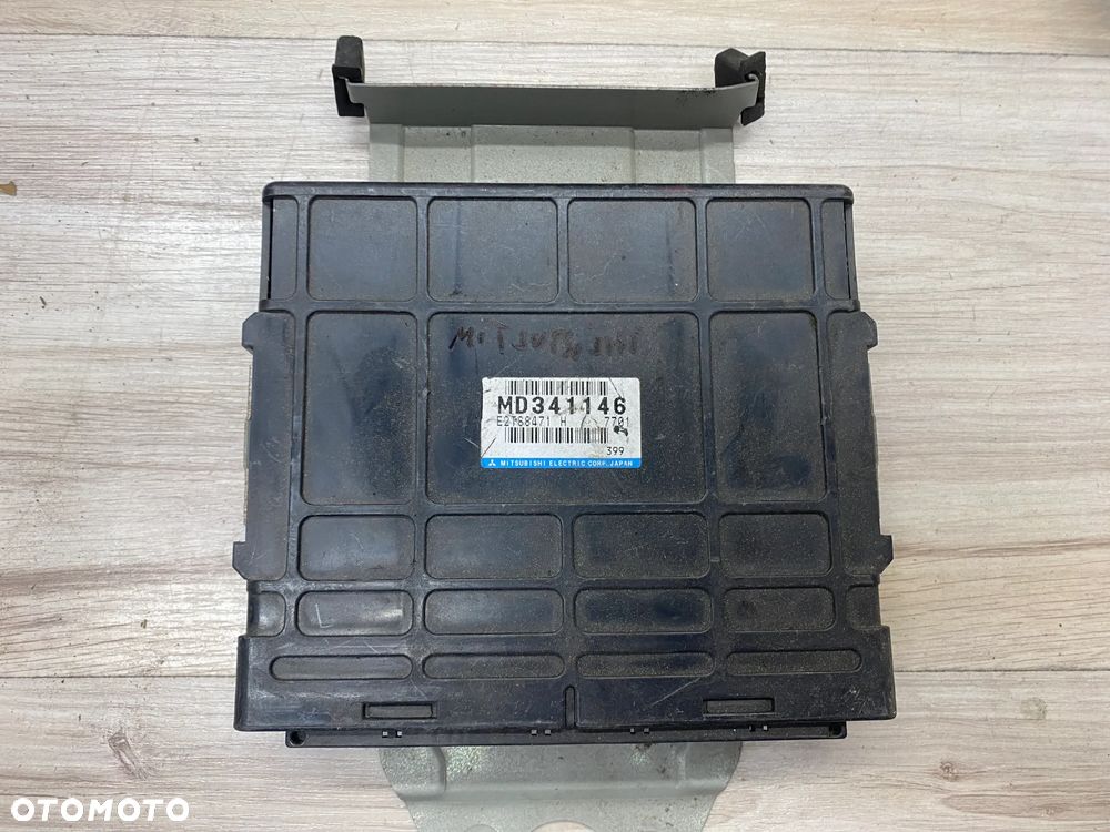 MODUŁ STEROWNIK KOMPUTER SILNIKA MITSUBISHI CARISMA 1,6 MD341146 E2T88471 - 1