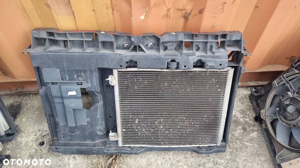 peugeot 2008 208 1.4 1.2 vti hdi pas przedni chłodnica wody wentylator - 2