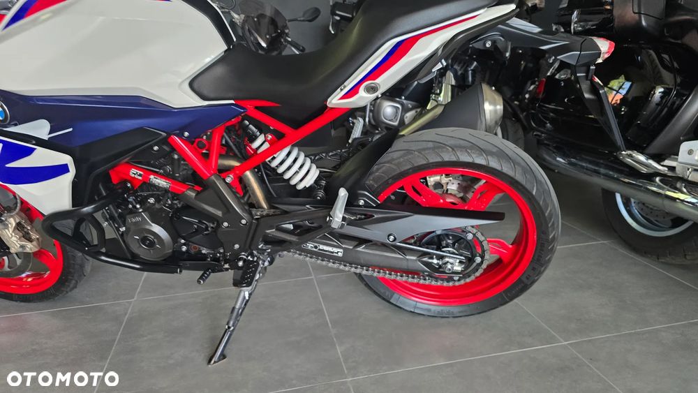 BMW G - 10