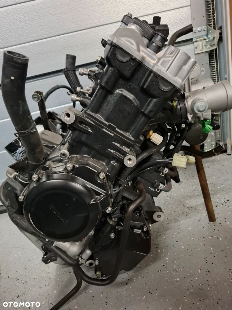 Suzuki GSXS 950 silnik engine gsx-s - 2