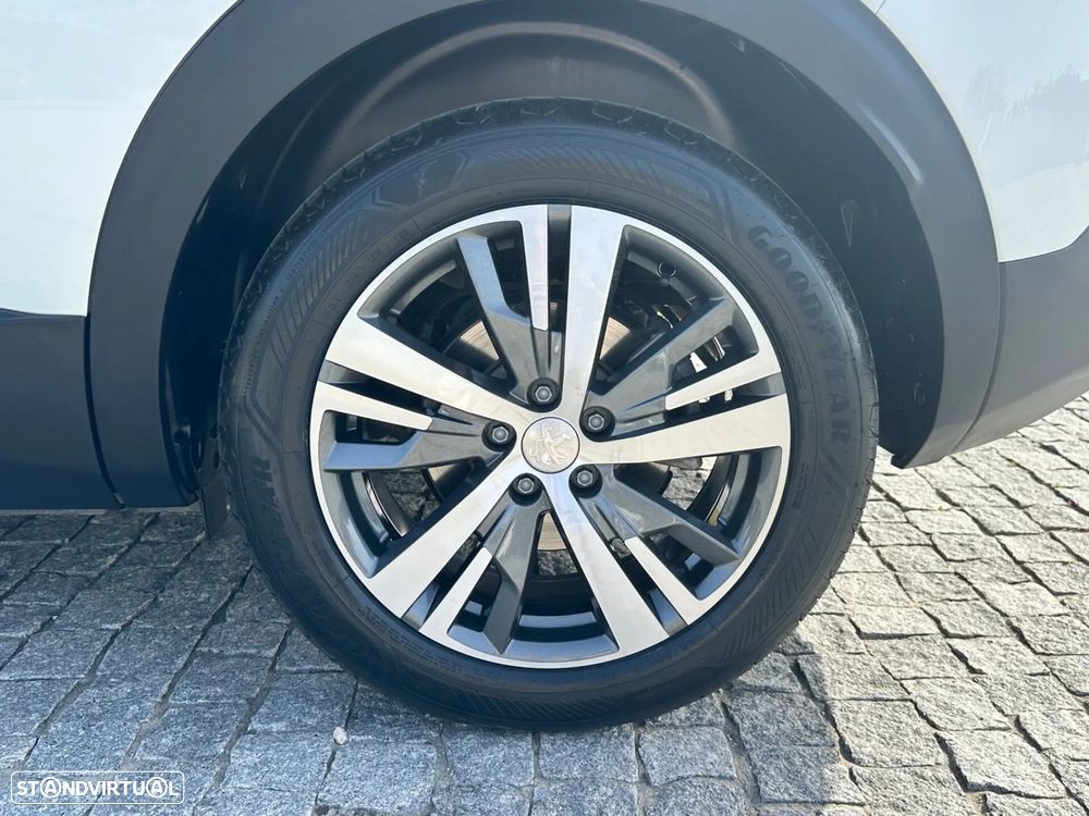 Peugeot 3008 1.6 Hybrid Allure e-EAT8 - 13