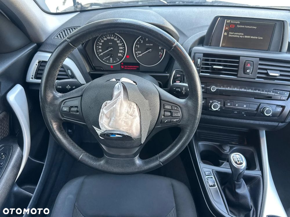 BMW Seria 1 116i - 22