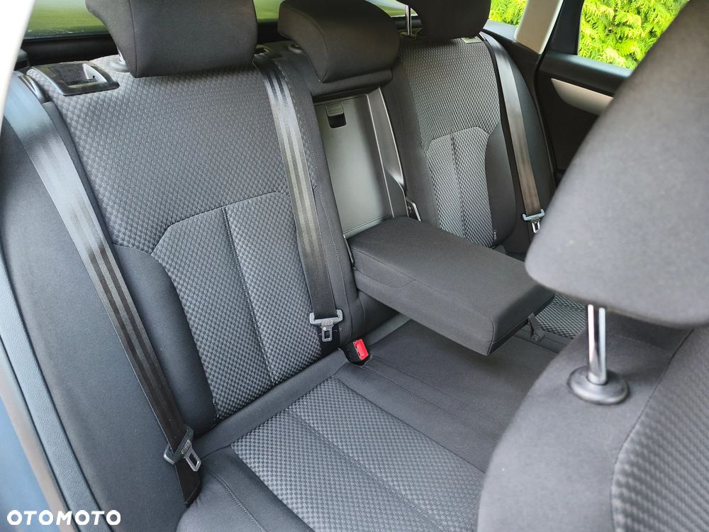 Volkswagen Passat - 20