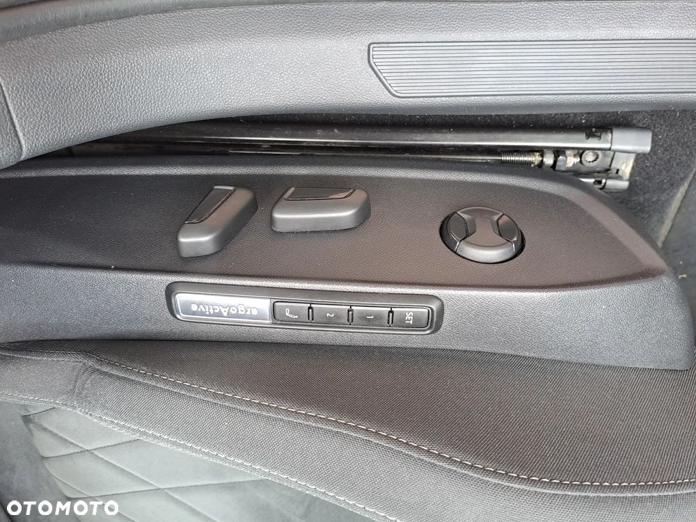 Volkswagen Golf - 14