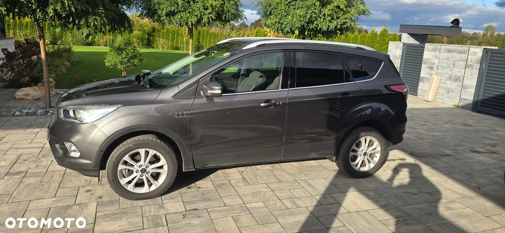 Ford Kuga 1.5 EcoBoost 2x4 Titanium - 3