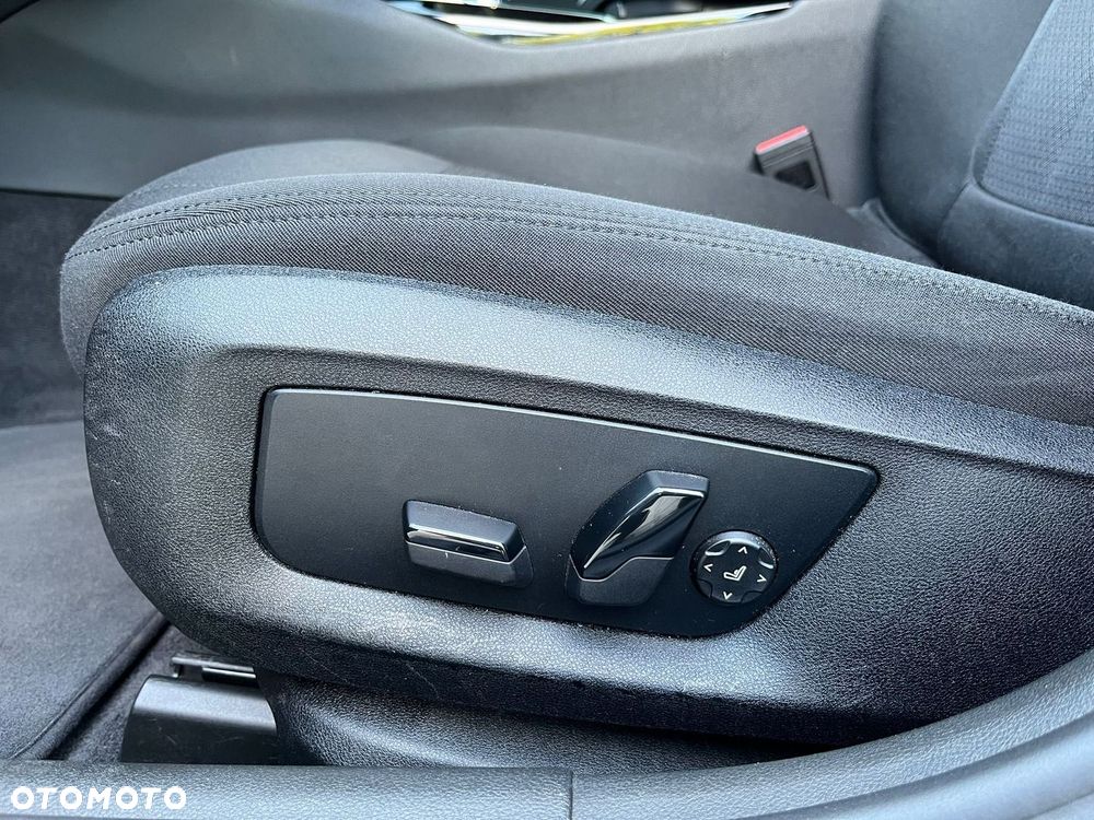 BMW Seria 5 520d - 24