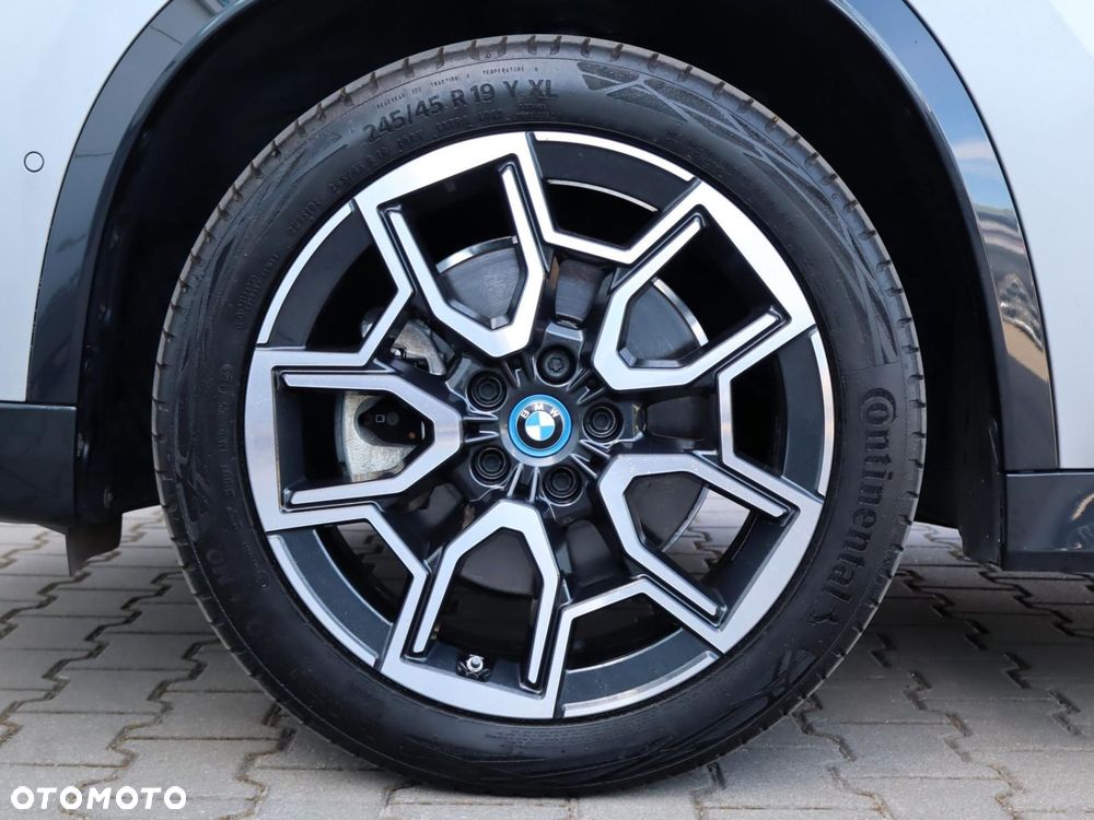 BMW iX1 - 4