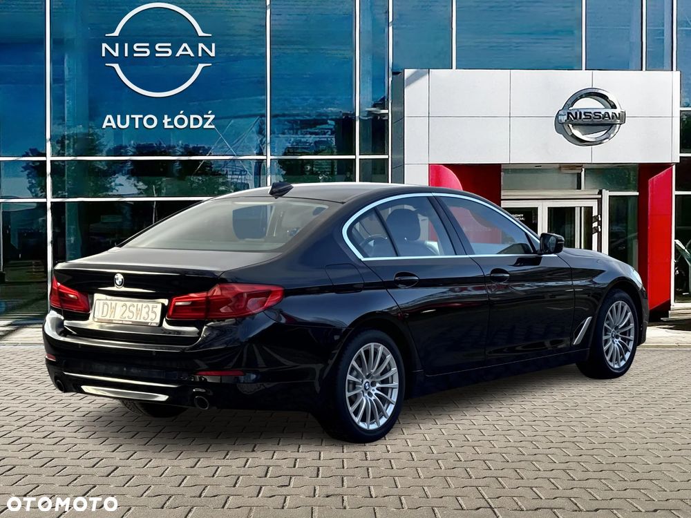BMW Seria 5 530i GPF xDrive Sport Line sport - 5