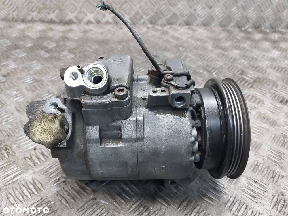 SPRĘŻARKA KLIMATYZACJI PASSAT B5 1.6 8V 8D0260808 - 1