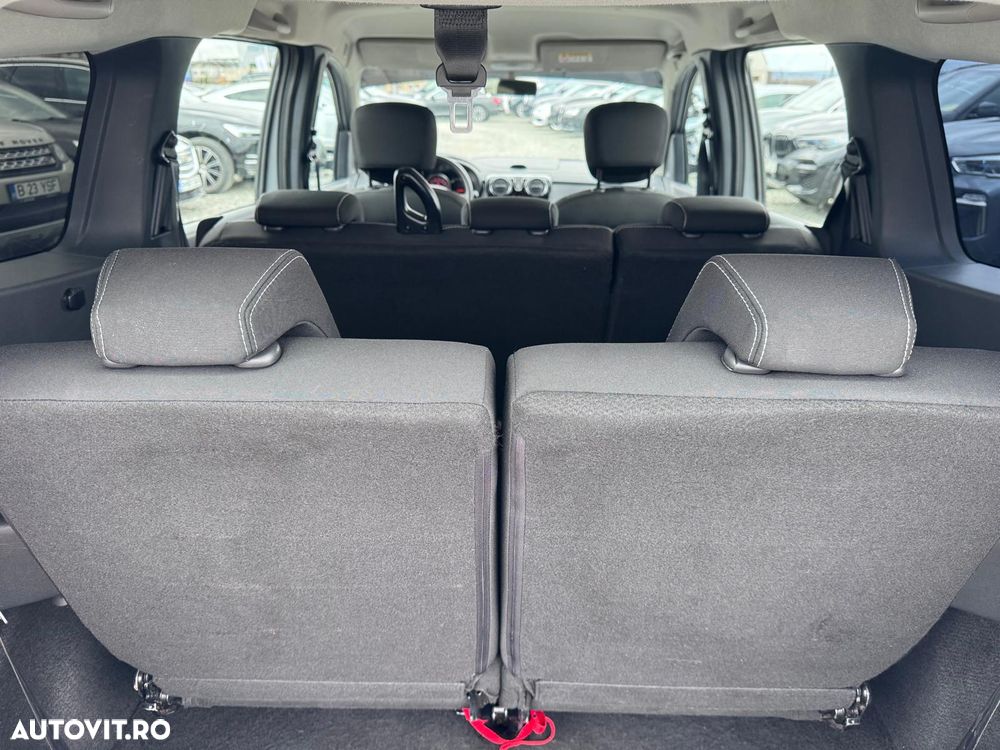 Dacia Lodgy 1.5 Blue dCi Laureate - 30