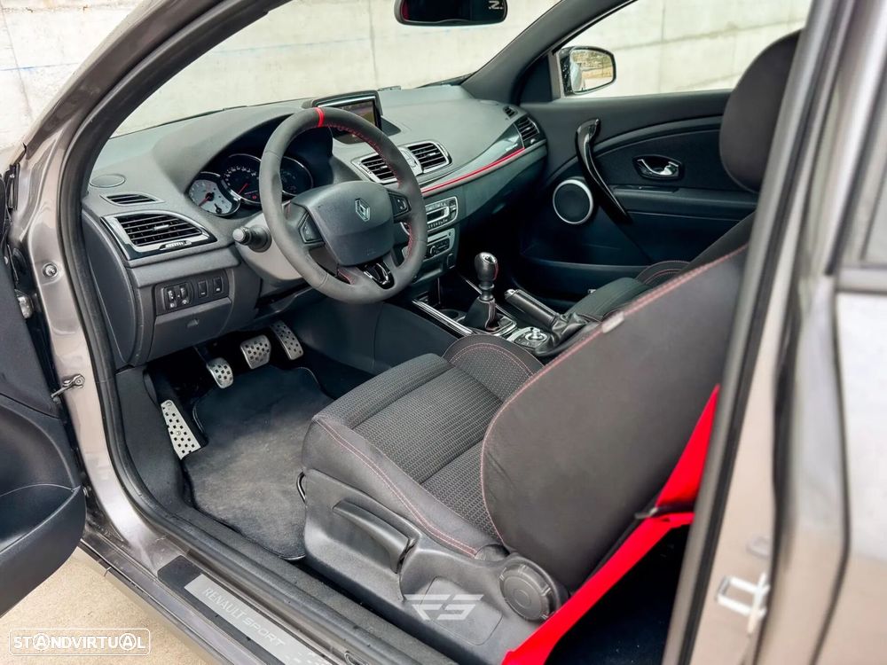 Renault Mégane Coupe 2.0 T RS - 16