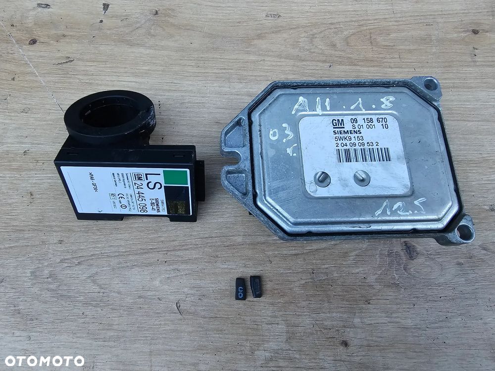 KOMPUTER STEROWNIK SILNIKA PESTKA PIERŚCIEN IMMOBILAIZERA ZESTAW ASTRA G ZAFIRA A 1.8 Z18XE 09158670 - 1