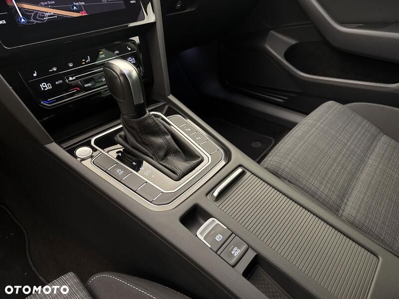 Volkswagen Passat 2022
