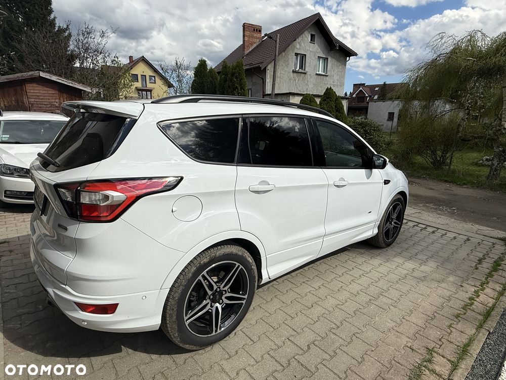 Ford Kuga - 2