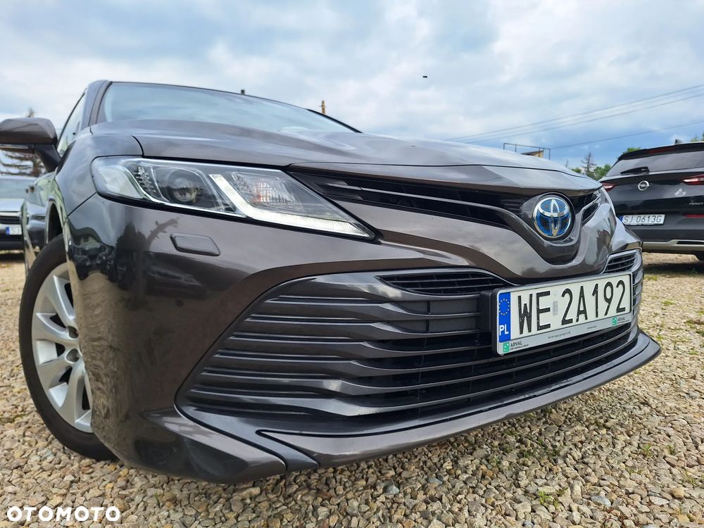 Toyota Camry 2.5 Hybrid Comfort CVT - 2