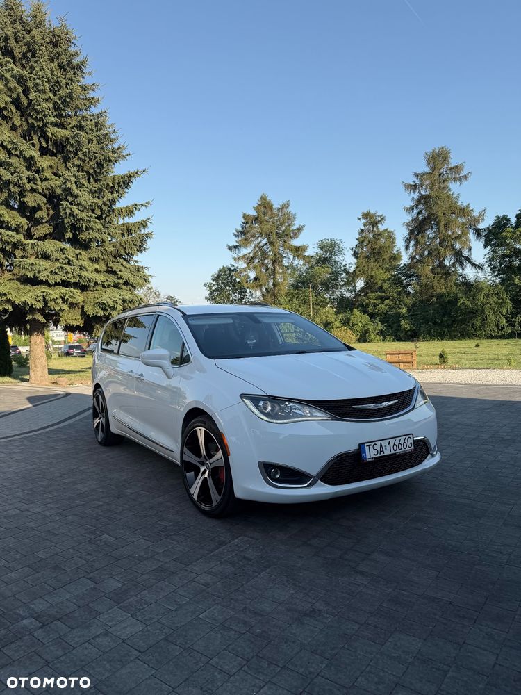 Chrysler Pacifica - 20