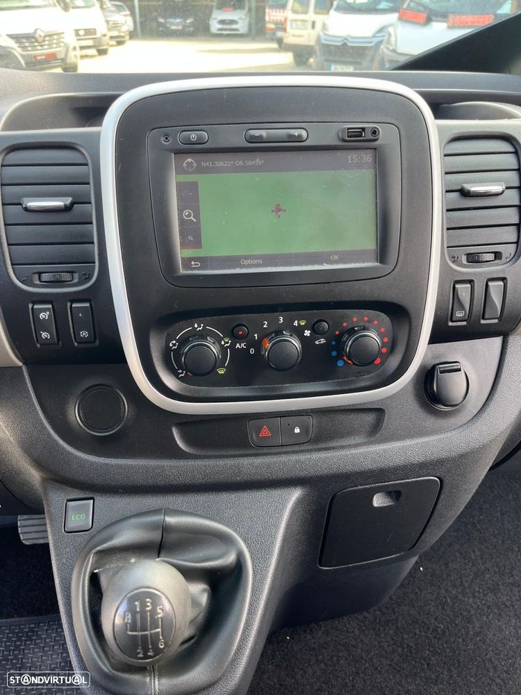 Renault Trafic 9 lugares - 15