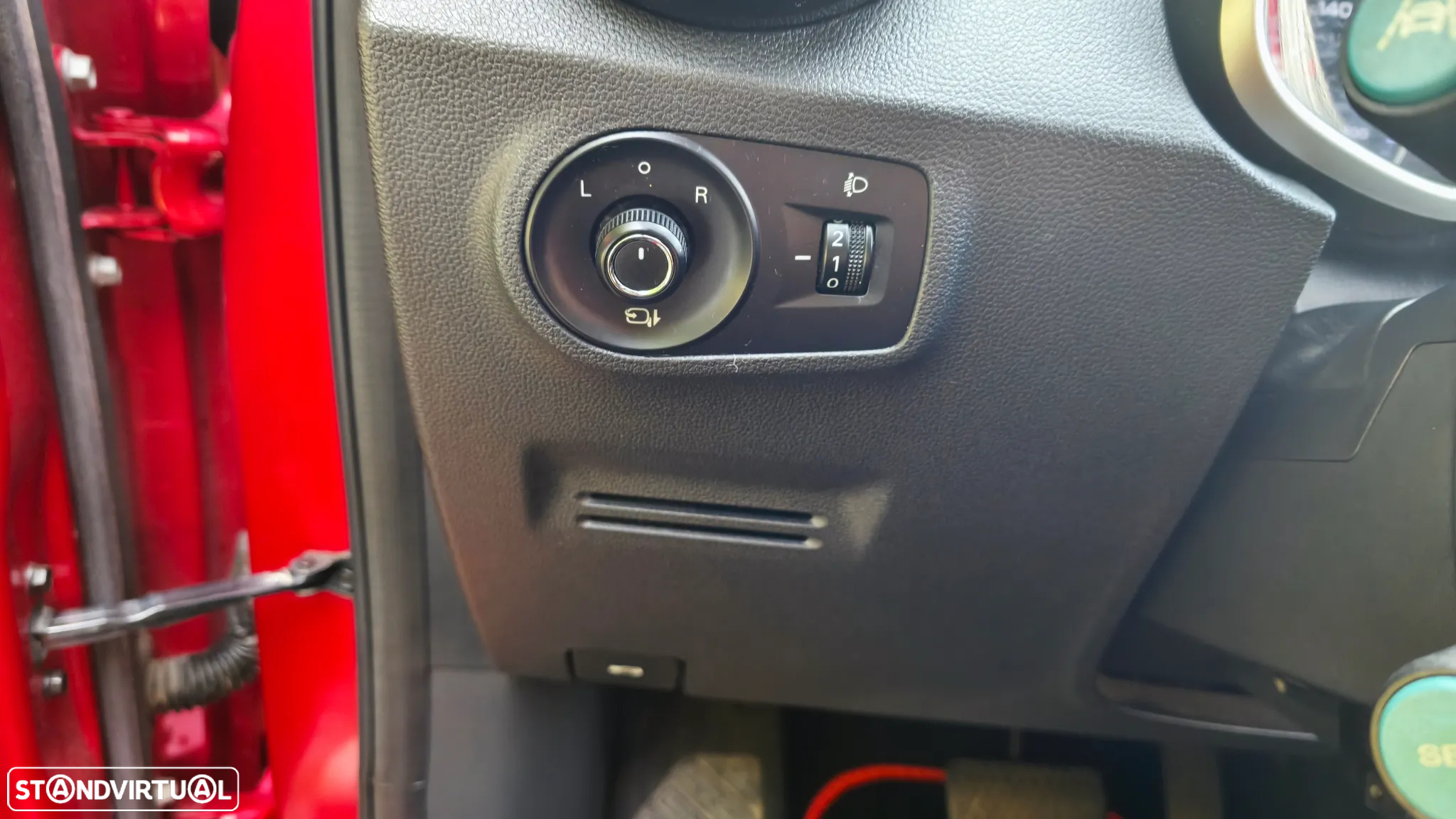 MG ZS EV 44.5 kWh Luxury - 37