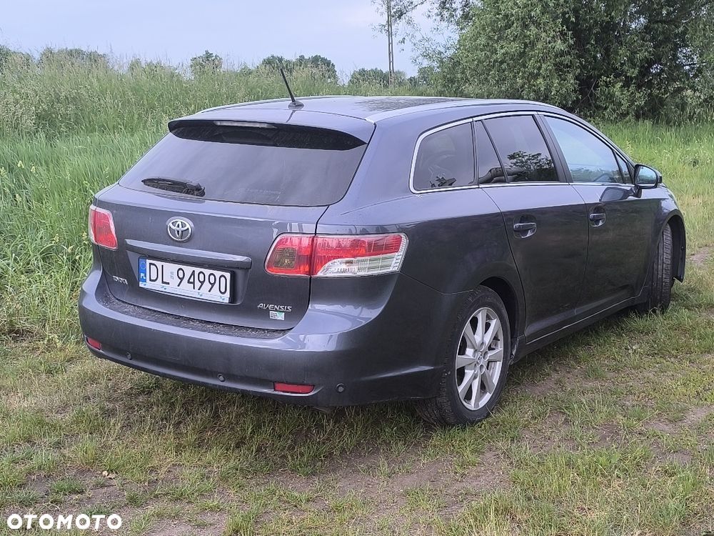 Toyota Avensis - 2