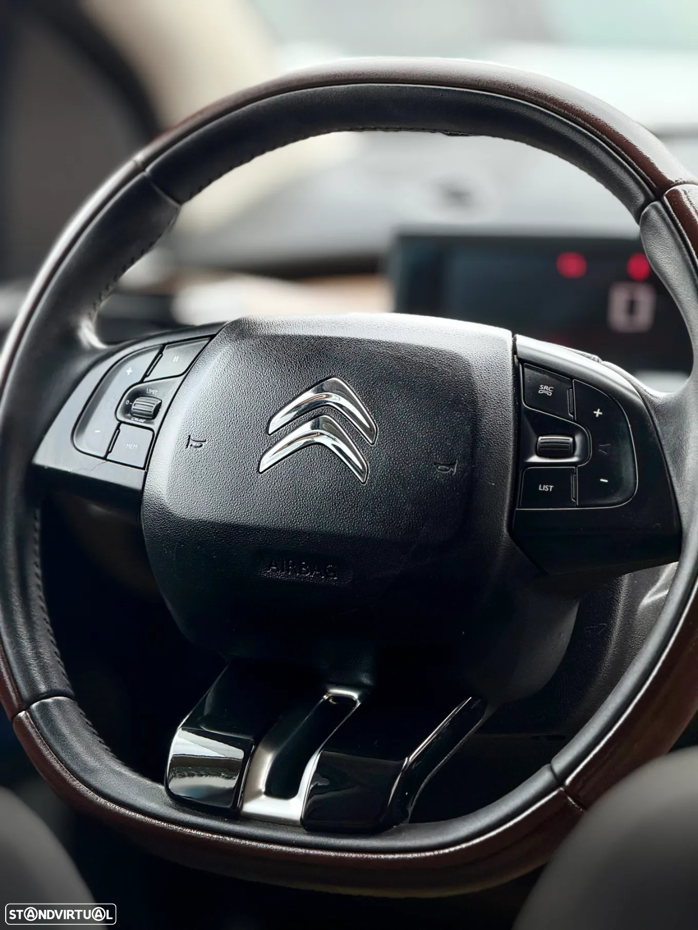 Citroën C4 Cactus 1.2 PureTech Shine - 29