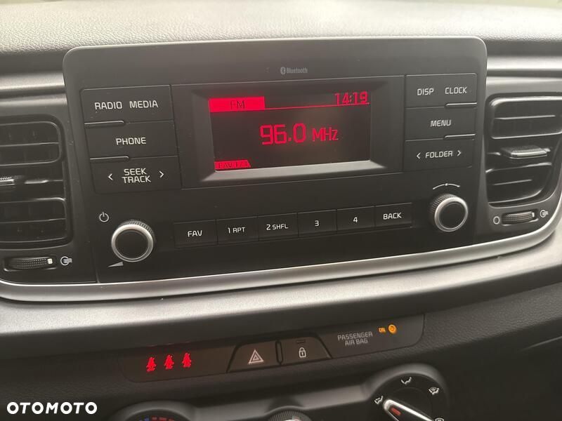 Kia Rio - 15