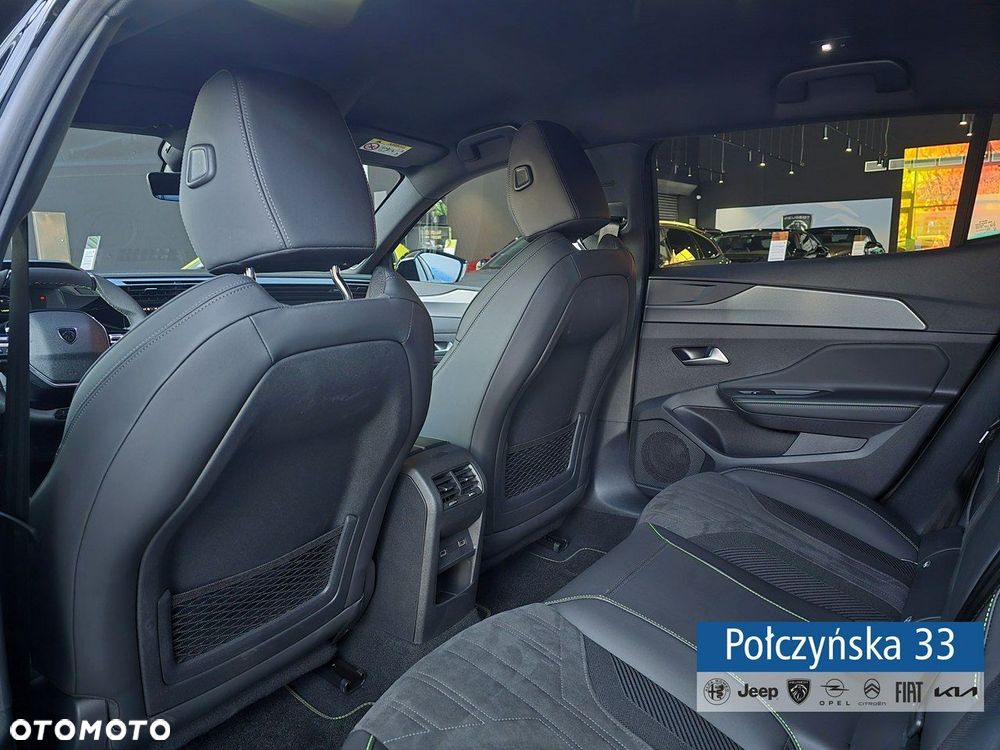 Peugeot 408 - 16