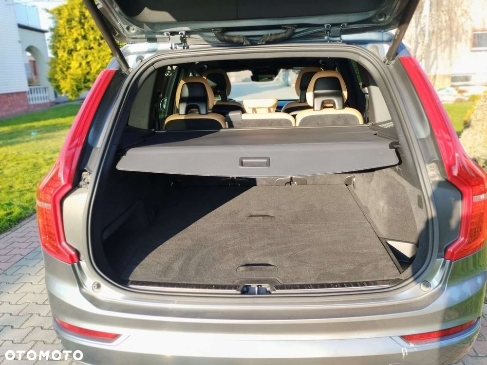 Volvo XC 90 D5 AWD Momentum - 24