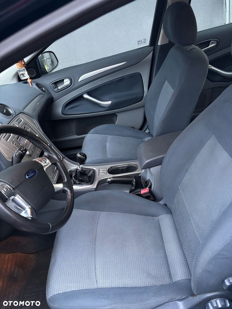 Ford Mondeo 2.0 TDCi Trend - 18